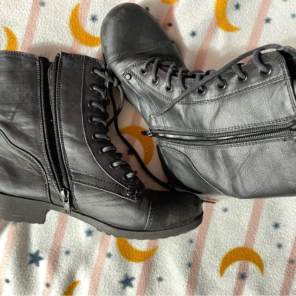 Black Combat Boots Size 6M G by Guess
